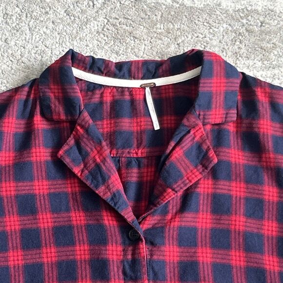 Free People Shirt Womens Small Cropped Red Navy Plaid Button Front Cotton - Picture 2 of 9
